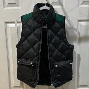 Lauren James Preptec Black and Green Quilted Men’s puffer vest. Down filler.